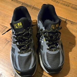 New Balance Black and Gray Athletic Shoes for Performance